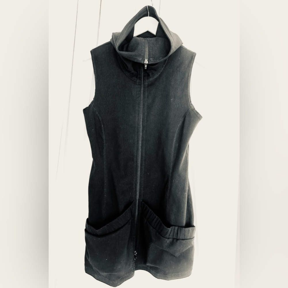 UKO SAN FRANCISCO Front Zip Cowl Neck Sleeveless Top or Vest. Pockets. Rare Find